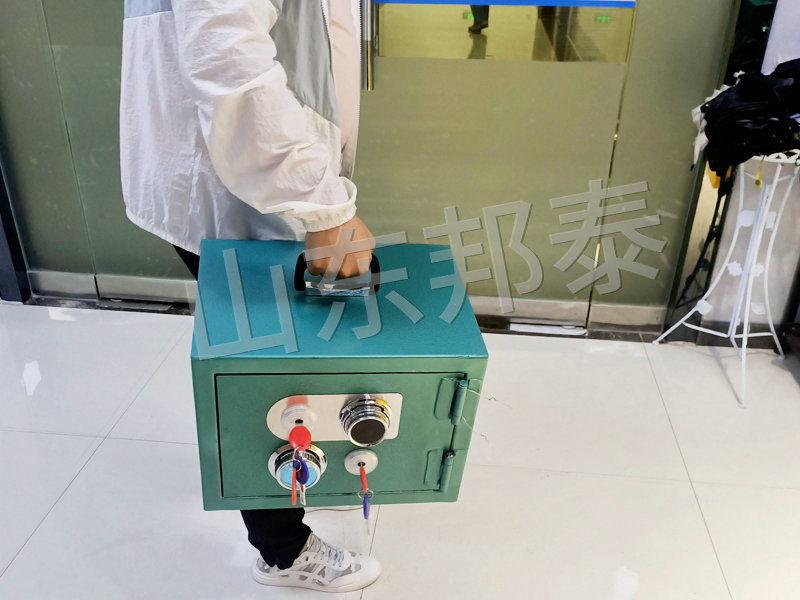 便攜式雷管柜和炸藥柜及雙背帶鋼板材質(zhì)炸藥箱   ~！新品推送！~